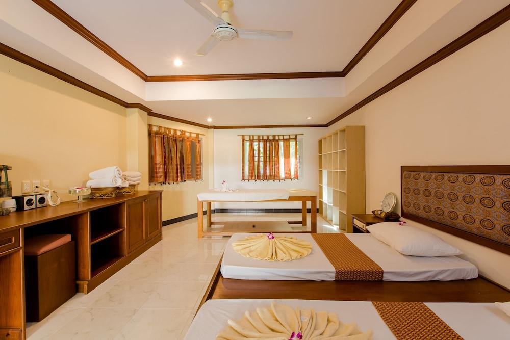 Serenity Lakeside Resort Kathu Bagian luar foto